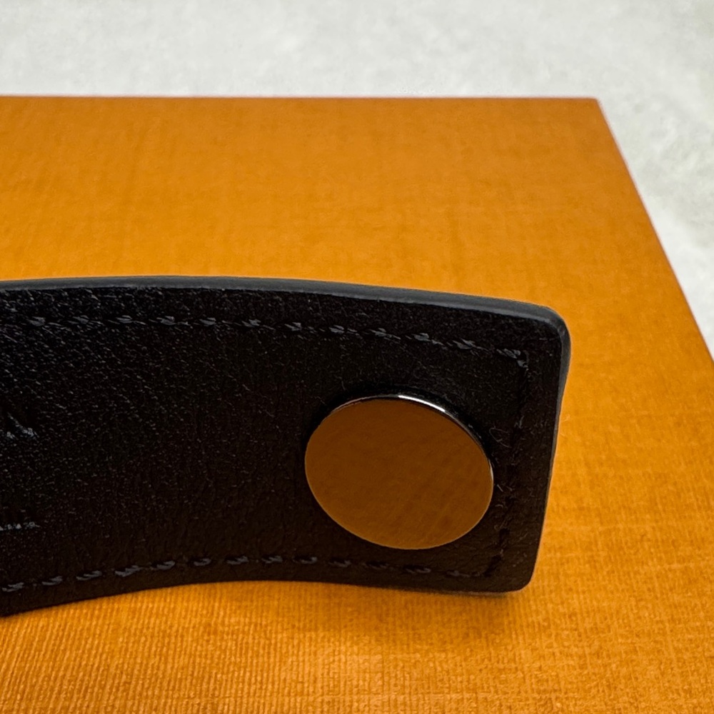 Louis Vuitton eclipse monogram bracelet - Picture 11 of 14